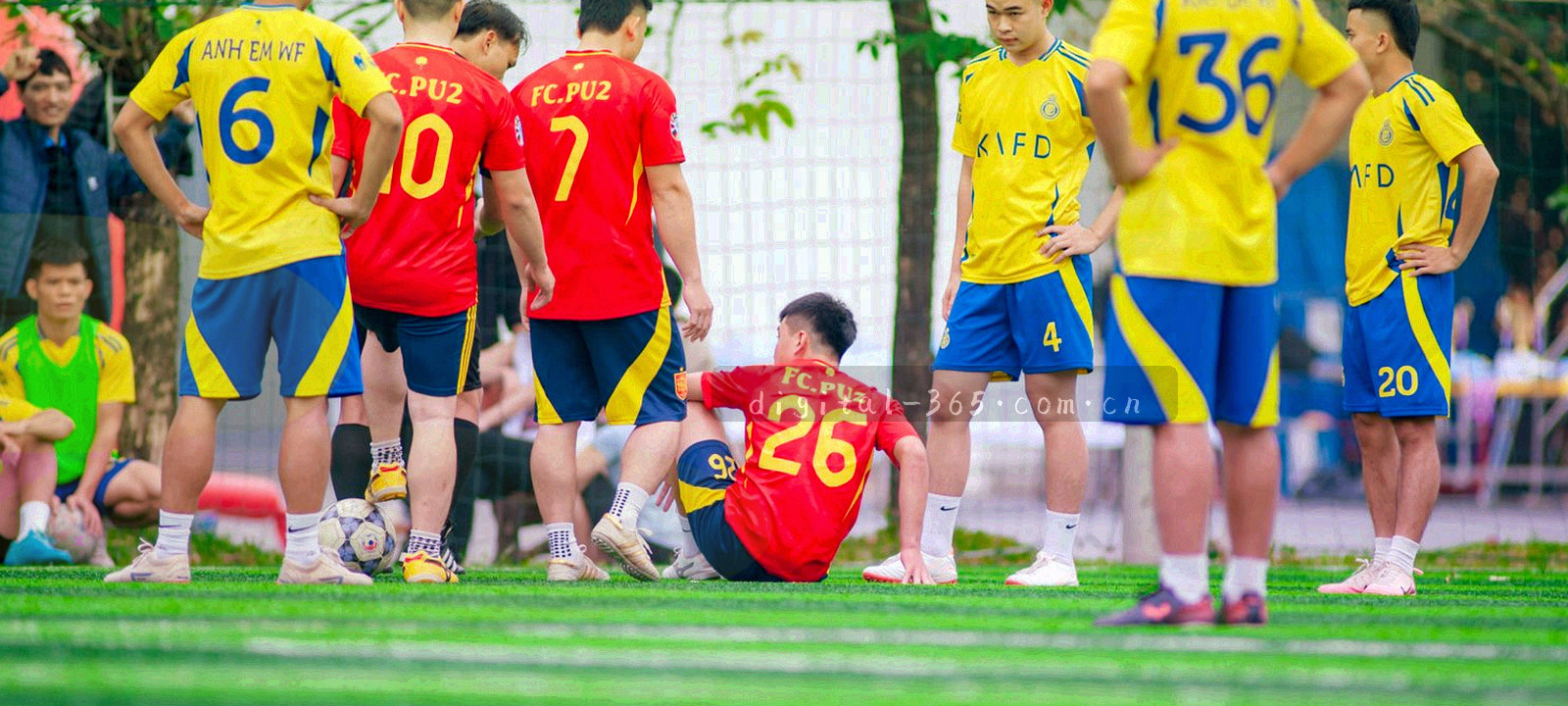 横向价格标尺信息图，刻度自左向右分段递增，起点与终点以方块标记强调